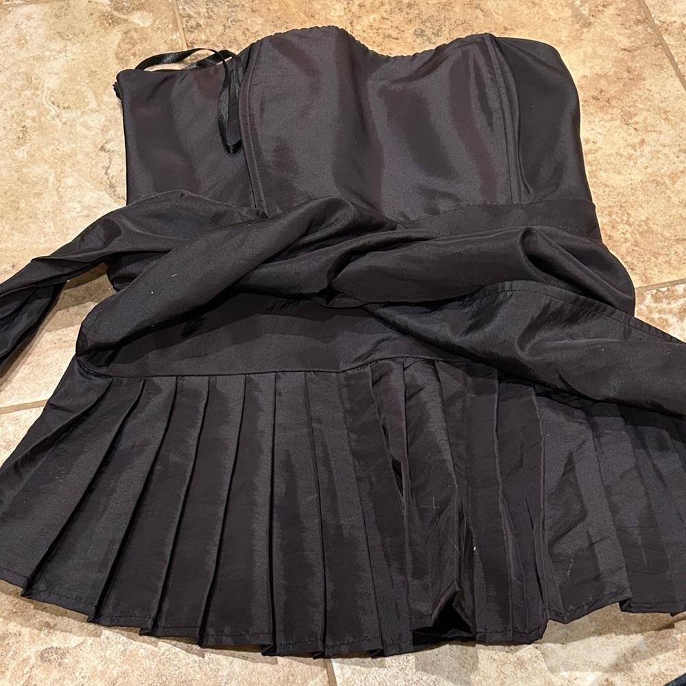 Elegant Black Strapless Top